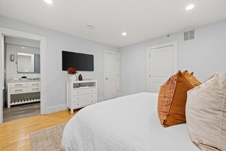 87 Worcester St, Unit A in Boston, MA - Foto de edificio - Building Photo
