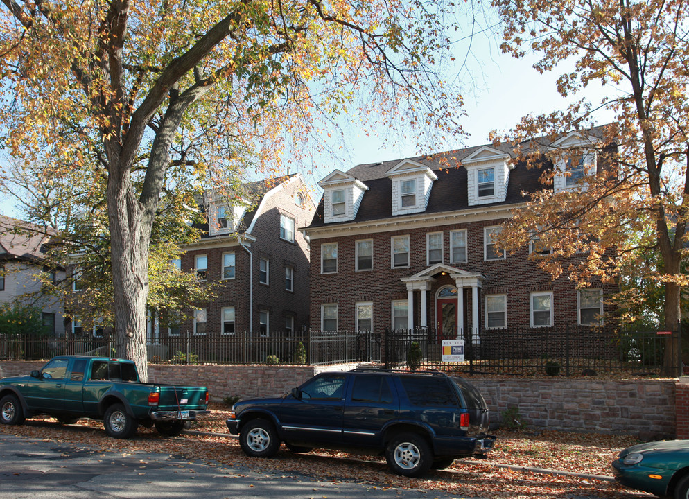 Eat Street Brownstones in Minneapolis, MN - Building Photo