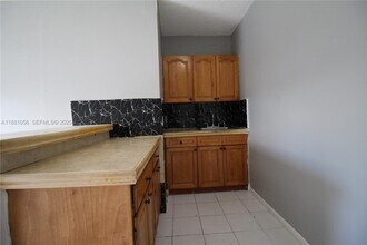 16120 NW 45th Ave in Opa Locka, FL - Building Photo - Building Photo