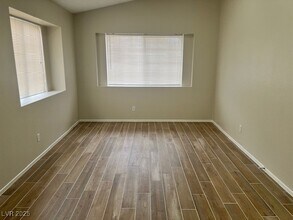 320 Dockside Ct in Las Vegas, NV - Building Photo - Building Photo