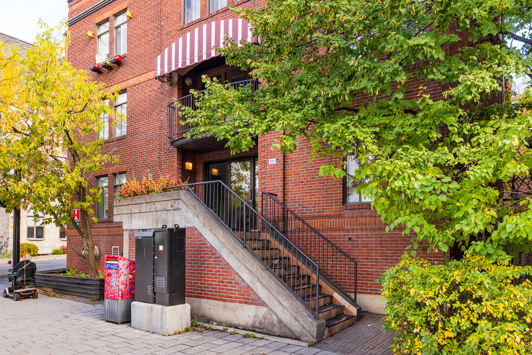 480 Saint-Antoine Rue E in Montréal, QC - Building Photo