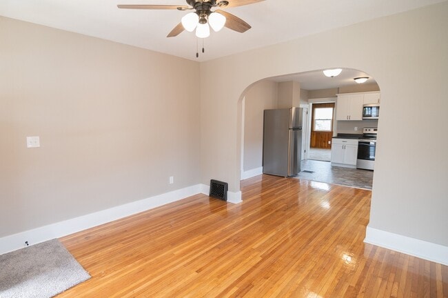 1305 Cottage Ln in Jefferson City, MO - Building Photo - Building Photo