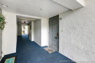 2500 SE Anchorage Cove in Port St. Lucie, FL - Building Photo - Building Photo