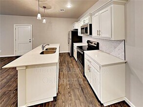 422 Vail Cir in Oklahoma City, OK - Building Photo - Building Photo