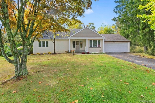 property at 19 Rockledge Rd