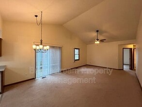 1634 Tamworth Cir in Miamisburg, OH - Building Photo - Building Photo
