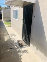 1021 Roswell Ave-Unit -2 in Long Beach, CA - Building Photo - Building Photo