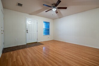8603 Davis Oaks Trail in Austin, TX - Building Photo - Building Photo