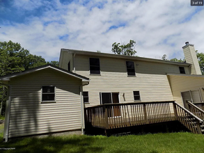 217 St Andrews Dr, Unit ( Vacation Home 2 LLC ) in Bushkill, PA - Building Photo - Building Photo