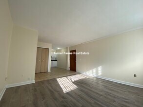 71 Gardner St, Unit 05B in Boston, MA - Foto de edificio - Building Photo