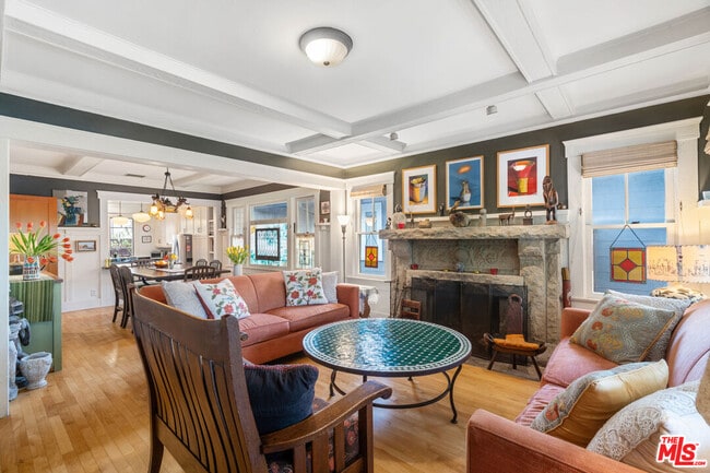 740 Marco Pl in Los Angeles, CA - Building Photo - Building Photo