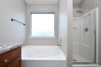 24406 Lakecrest Village Dr in Katy, TX - Building Photo - Building Photo