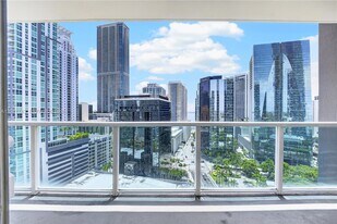 1250 S Miami Ave in Miami, FL - Building Photo