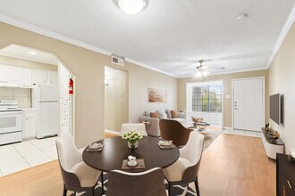 Walden of Westchase in Houston, TX - Foto de edificio - Building Photo