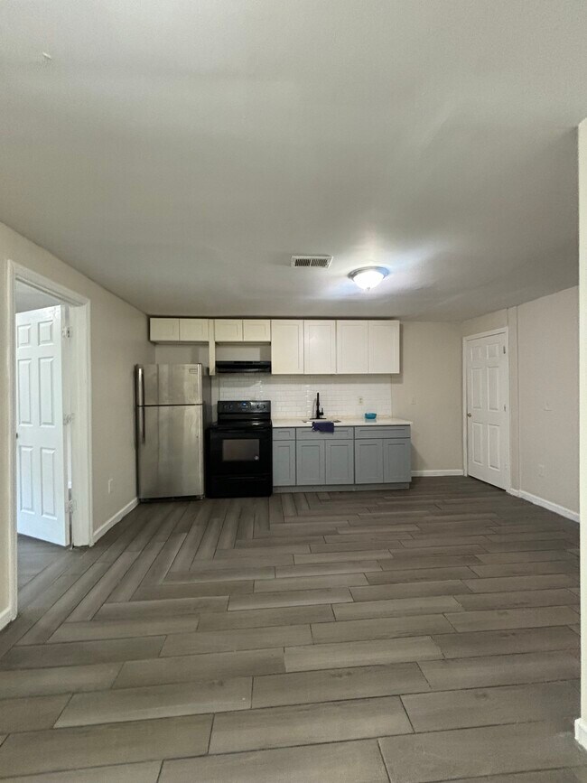 241 Fabyan Pl, Unit G in Newark, NJ - Foto de edificio - Building Photo