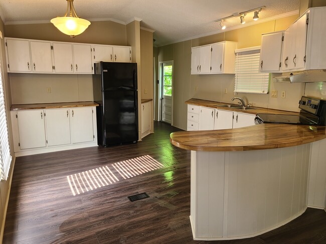 1463 Paris Hwy 54 in Dresden, TN - Building Photo - Building Photo