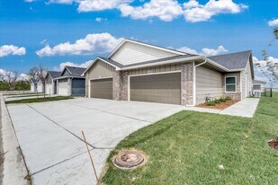 163 Gowen St in Goddard, KS - Building Photo