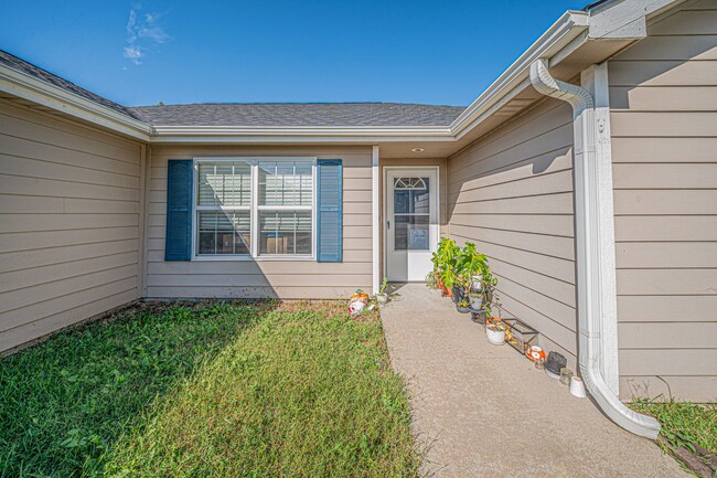 1749 W 14th St in Junction City, KS - Building Photo - Building Photo