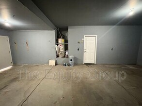 938 W Encore Dr in Hanford, CA - Building Photo - Building Photo