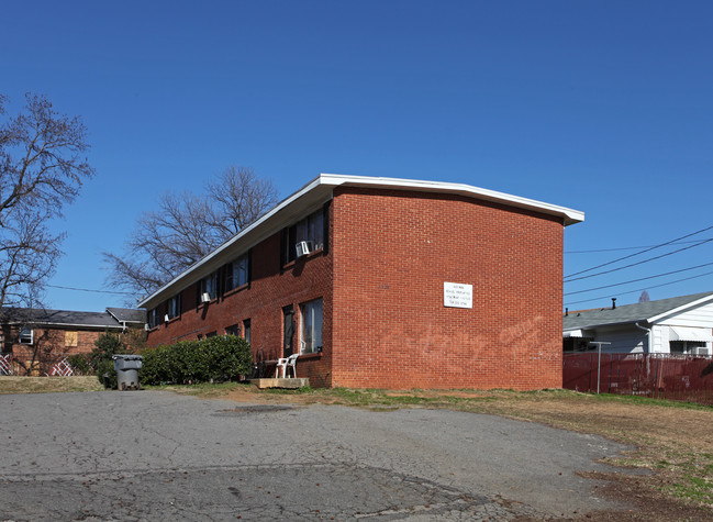 2336-2404 Julia Ave in Charlotte, NC - Building Photo - Building Photo