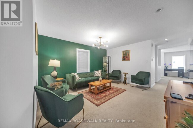 604 Paul Métivier Dr. in Ottawa, ON - Building Photo - Building Photo