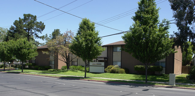 Oak Grove Gardens in Concord, CA - Foto de edificio - Building Photo