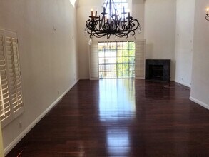 10620 Eastborne Ave in Los Angeles, CA - Building Photo - Building Photo