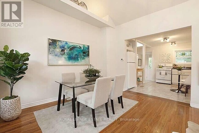 30 Amroth Ave in Toronto, ON - Building Photo - Building Photo