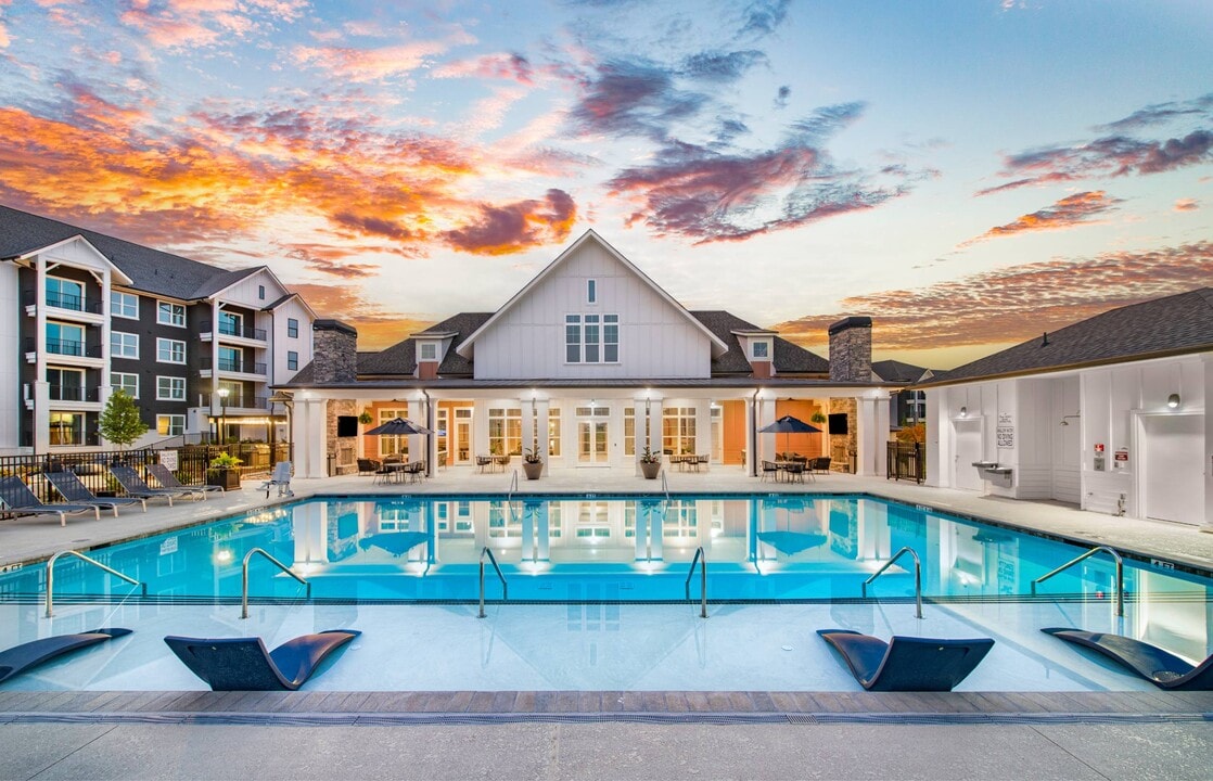 Adams Hill Apartments in Greenville, SC - Foto de edificio