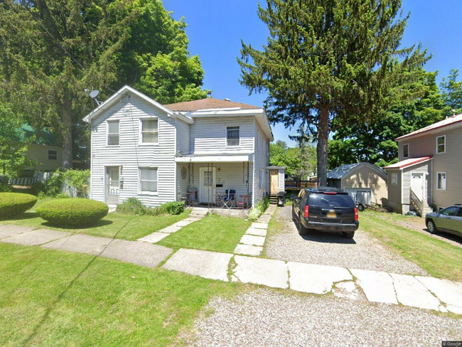 property at 515 Utica St