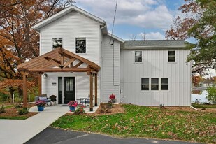 29032 Kramer Dr in Waterford, WI - Building Photo