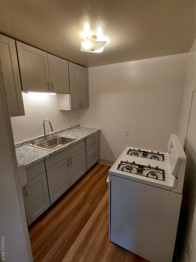 property at 87 W Pierpont St