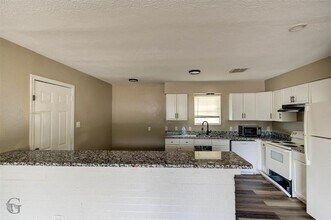 2804 Hood Dr in Bossier City, LA - Building Photo - Building Photo