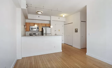 313 W 53rd St in New York, NY - Building Photo - Building Photo