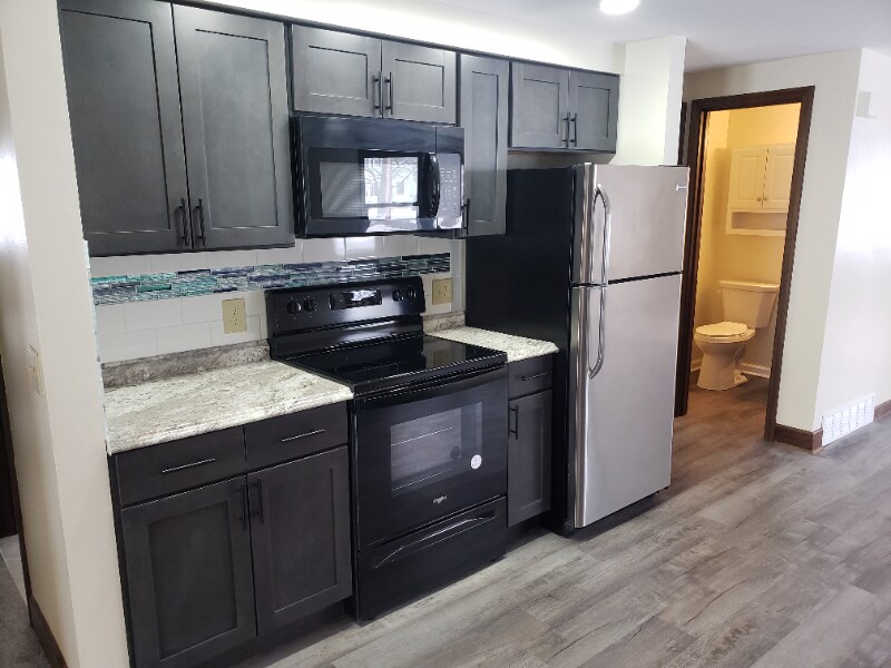 1333 Pierce Ave-Unit -1 in North Tonawanda, NY - Building Photo