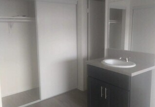 5560 Ackerfield Ave in Long Beach, CA - Building Photo - Building Photo