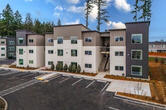 Blueberry Apartments in Port Orchard, WA - Building Photo - Building Photo