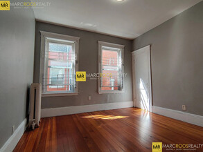 31 Chester St, Unit 1 in Boston, MA - Foto de edificio - Building Photo