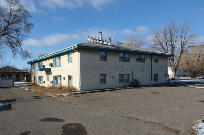 262 57th Pl NE in Fridley, MN - Foto de edificio - Building Photo