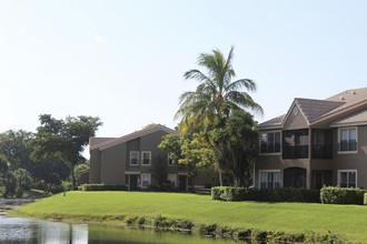 Coral Falls in Coral Springs, FL - Foto de edificio - Building Photo