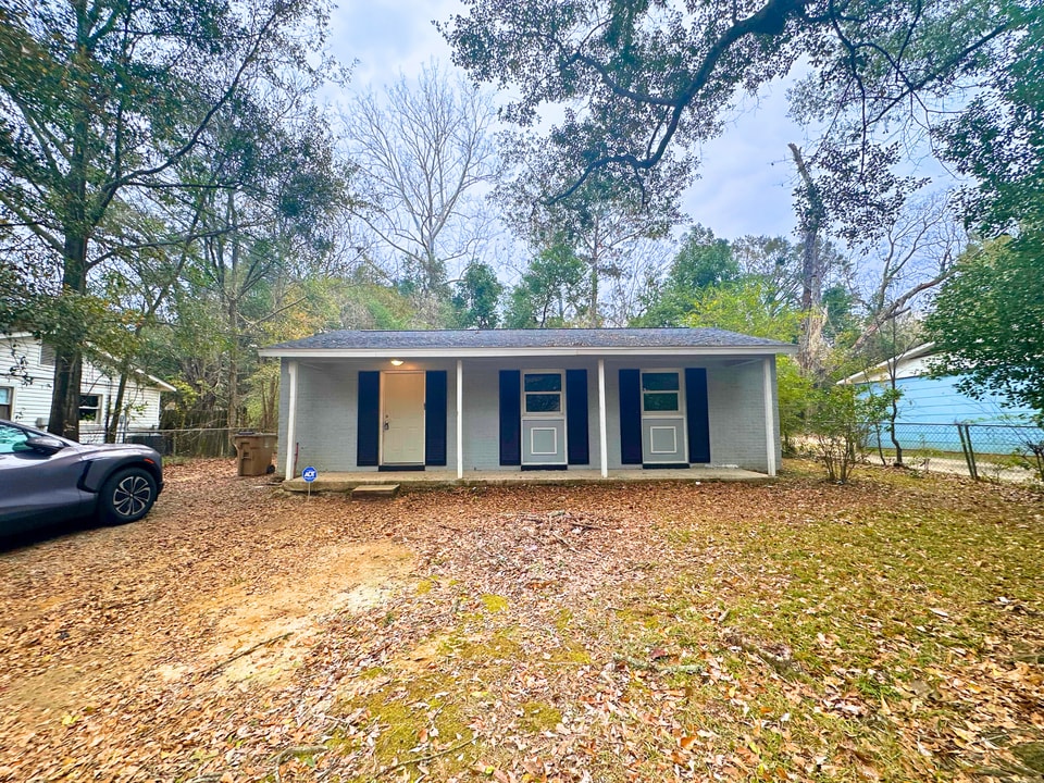 1210 Athey Rd in Mobile, AL - Building Photo