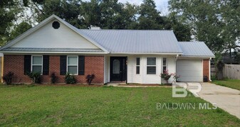 410 Oakleigh Cir in Foley, AL - Building Photo
