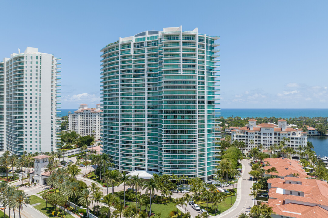 Towers of Porto Vita - South Tower in Aventura, FL - Building Photo