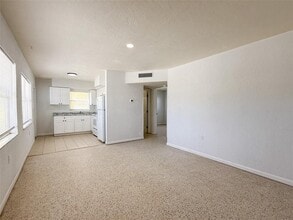 111 177th Ave W in Redington Shores, FL - Building Photo - Building Photo