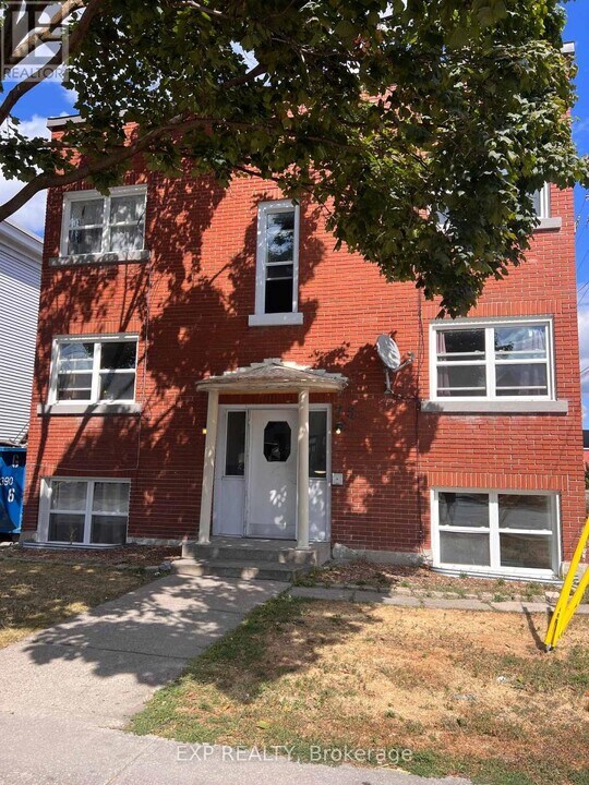 75 Holland Ave in Ottawa, ON - Building Photo