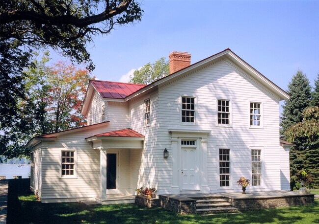 7 Steamboat Dock Ln in Barrytown, NY - Building Photo - Building Photo