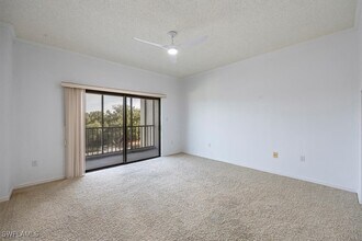 900 Arbor Lake Dr in Naples, FL - Building Photo - Building Photo