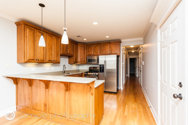 1815 W Armitage Ave in Chicago, IL - Building Photo - Building Photo