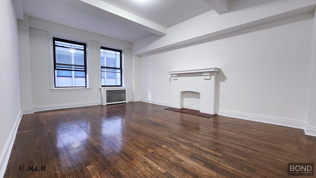 145 W 55th St in New York, NY - Building Photo
