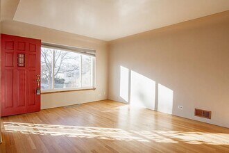 2010 S Ogden St in Denver, CO - Building Photo - Building Photo